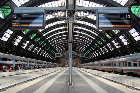 米兰中央火车站