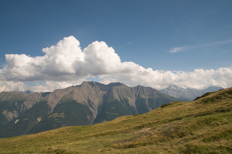 雄伟壮观的高山景观