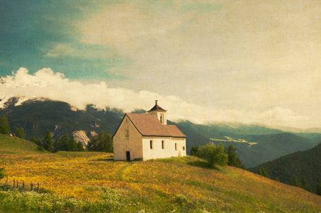 教会在高山景观