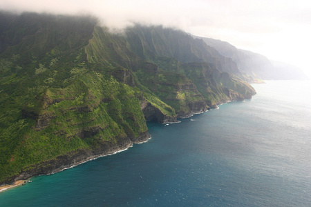 鸟瞰的 na pali 海岸