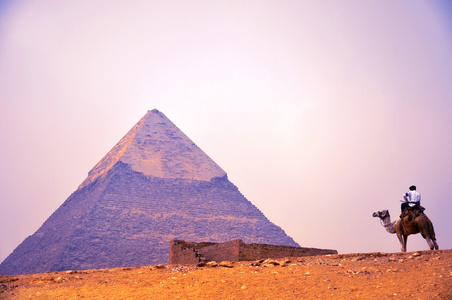 金字塔在埃及开罗吉萨