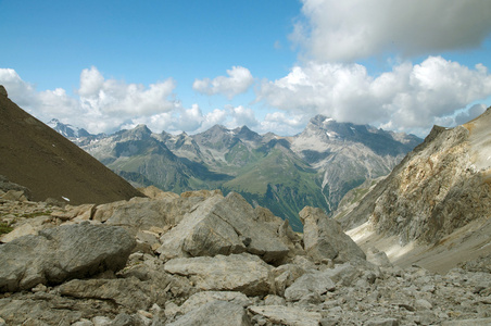 恩加丁，瑞士可爱高山景观