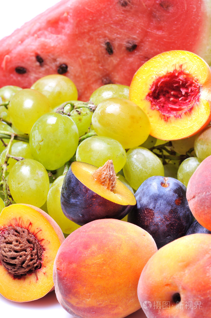 不同种类的新鲜多彩水果