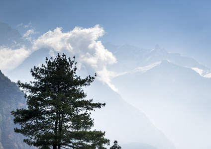 Annapurna himalaya vrcholy v Neplu在尼泊尔的喜马拉雅山的顶部