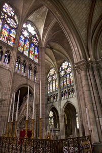 巴黎圣 Denis 大教堂的内部