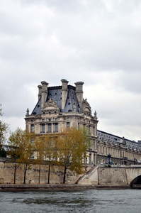 岸上的 seine.paris