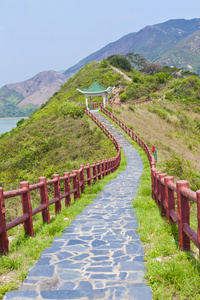 在山的登山路径图片