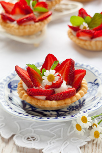 草莓 tartlets