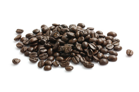 咖啡豆隔离在白色背景