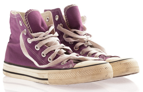 紫色运动鞋