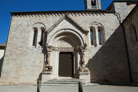 教会的 la collegiata di san quirico 奥斯塔山谷托斯卡纳