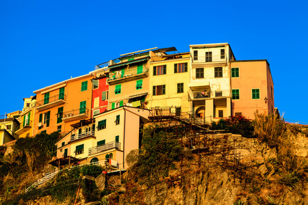 Manarola 在五渔村，意大利的陡峭悬崖上的村庄