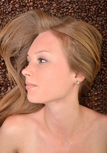 咖啡豆的女人