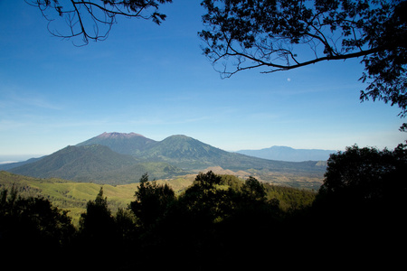 爱静高原火山音韵