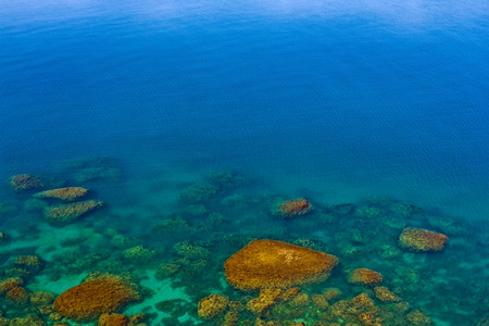 美丽的翡翠海背景