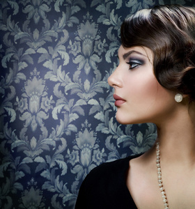 侧脸外国女图片