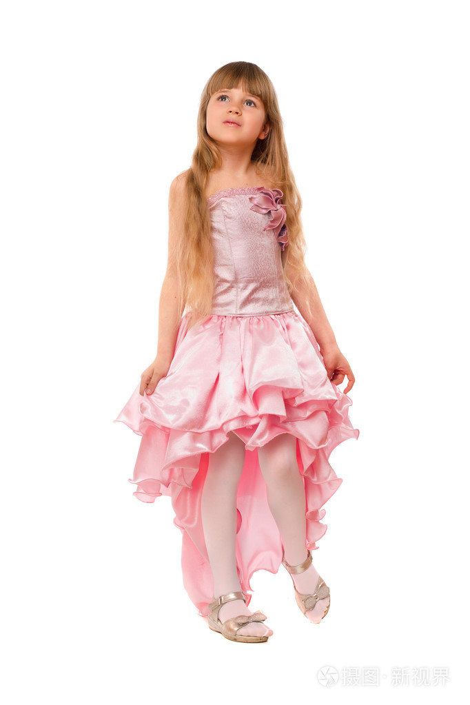 可爱的小女孩穿着粉色衣服