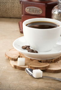 喝杯咖啡 锅和磨床