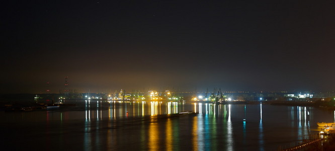 地中海城市夜景灯光图片