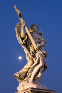 罗马天使与天使桥从客运晚上