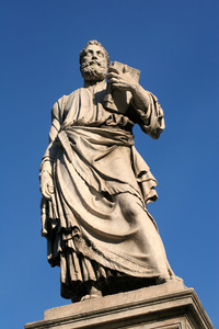 罗马圣徒彼得雕像在浦圣安杰洛