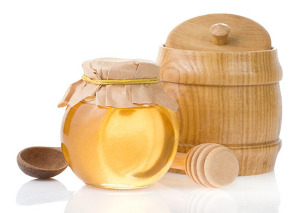 蜂蜜罐和壶上白色隔离