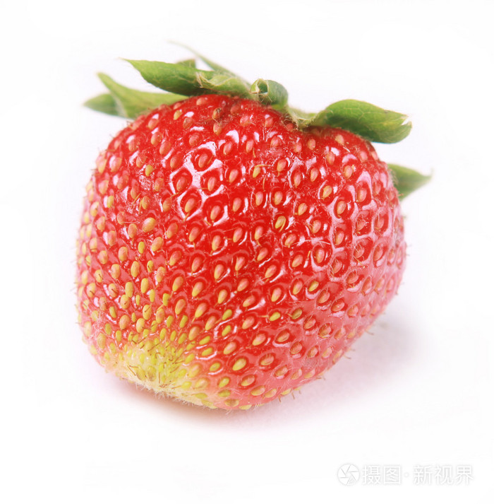 孤立在白色的红色草莓