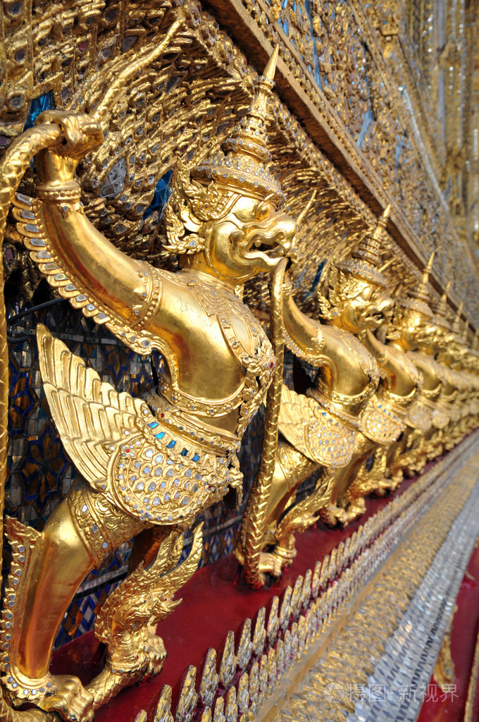 金嘉鲁达雕塑在皇家宫殿,曼谷,泰国