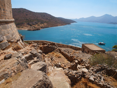 从 spinalonga 景观