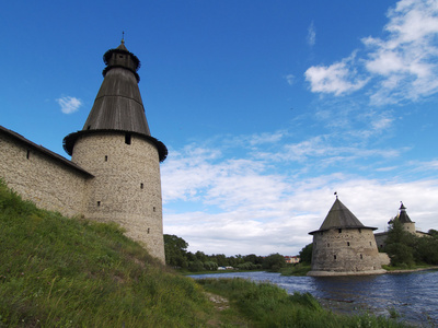 普斯科夫堡的塔