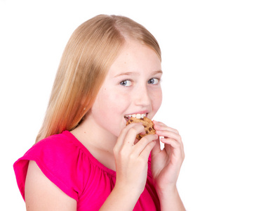 女孩吃饼干