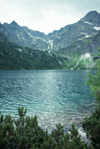 湖山