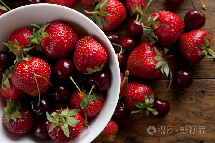 草莓和樱桃