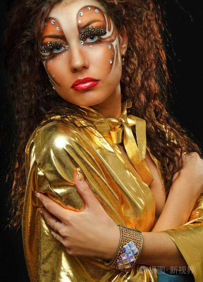 长长的睫毛的女孩