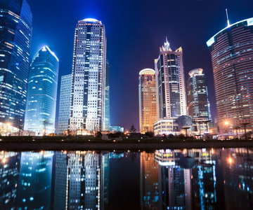 夜观上海金融中心区
