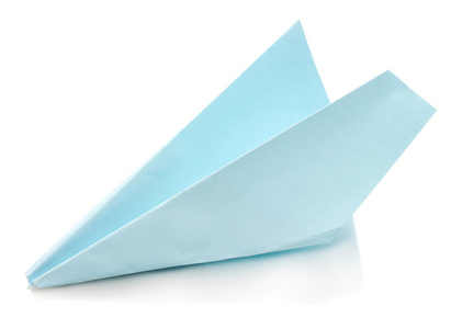 出白色上孤立的蓝纸折纸飞机