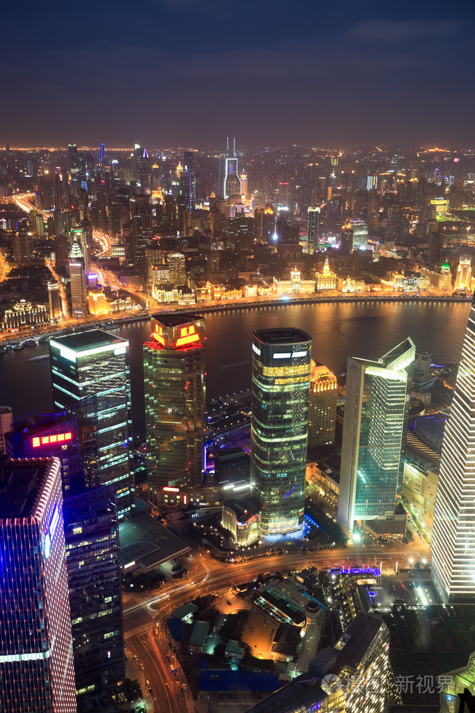 在晚上的鸟瞰图上海