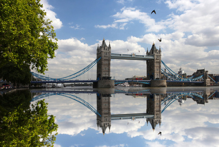 著名的伦敦塔桥，伦敦英国