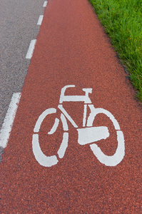 自行车牌子上自行车车道，垂直照片