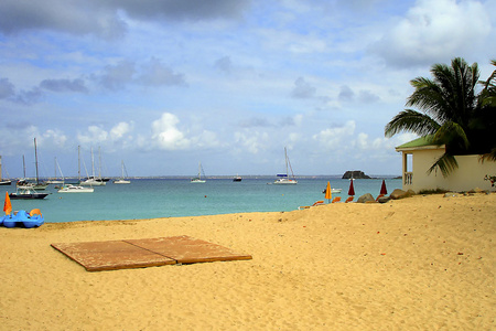 加勒比海滩的一个视图