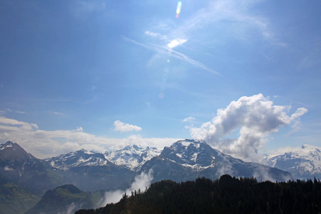美丽风景的瑞士附近 san 瑞士的阿尔卑斯山