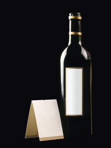 瓶红酒和空白卡的文本