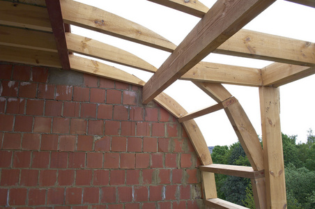 屋顶的木框架的构建