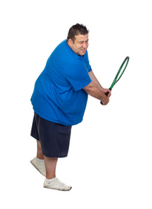 胖男人与打网球球拍