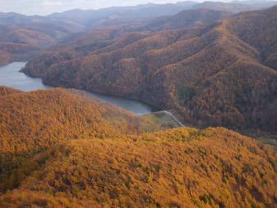 山与湖