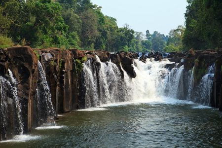 老挝南部的瀑布