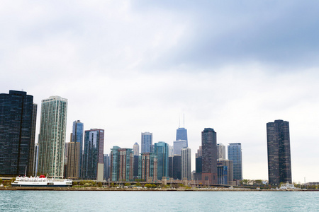 乌云在芝加哥金融区图片