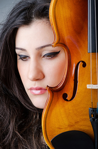 女性小提琴背景