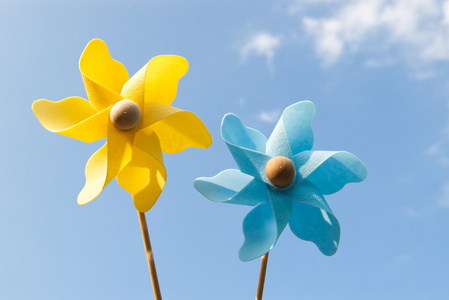 风车的女孩陀螺仪黄金躺在草地上的花岗岩上矢量无缝图案与写意卡通风