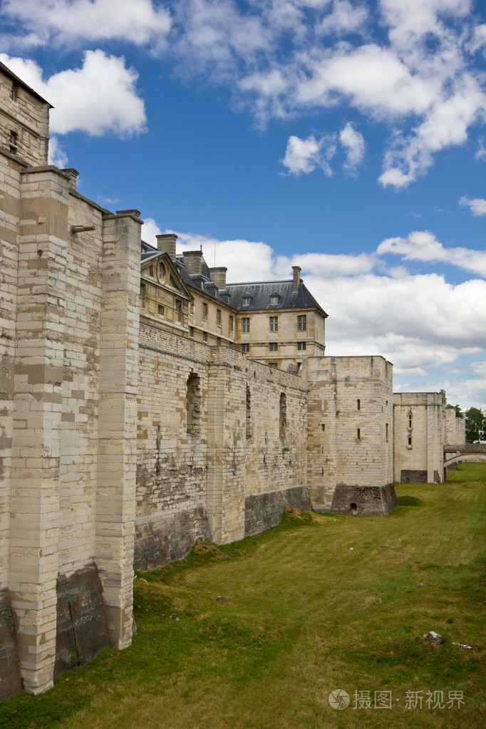 文生城堡防御墙